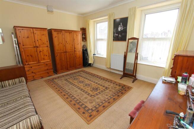 Bedroom 1.jpg