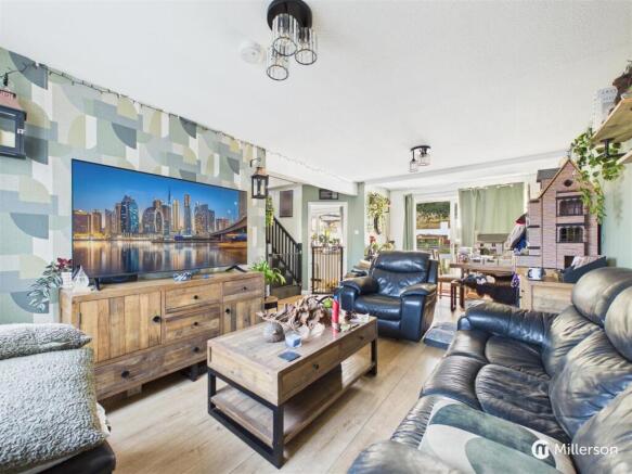 LIVING ROOM/DINING ROOM