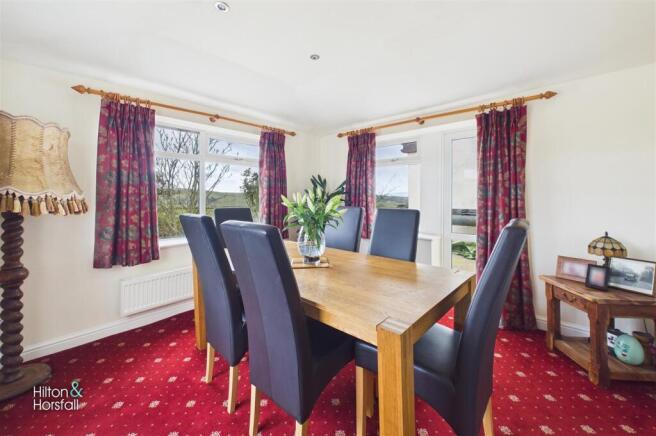 4 bed Semi-Detached for sale Image 7