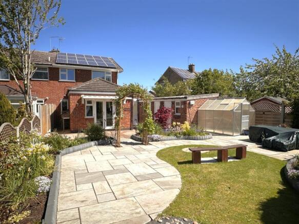 Lovely Landscaped Garden 476
