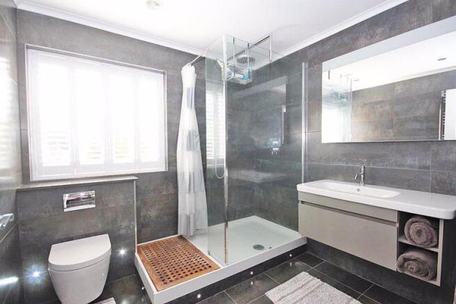 En-suite to ma...