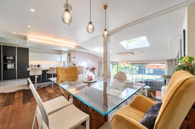 Davidson Frost-Wellings, HA7, Snaresbrook Drive, D