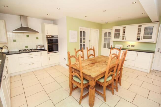 Kitchen/Dining Room