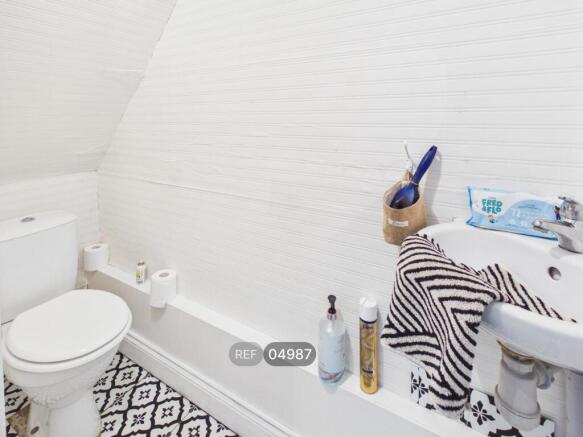 2 bed Terraced to rent Image 9