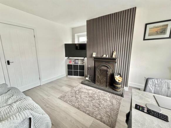 3 bed Semi-Detached for sale Image 4