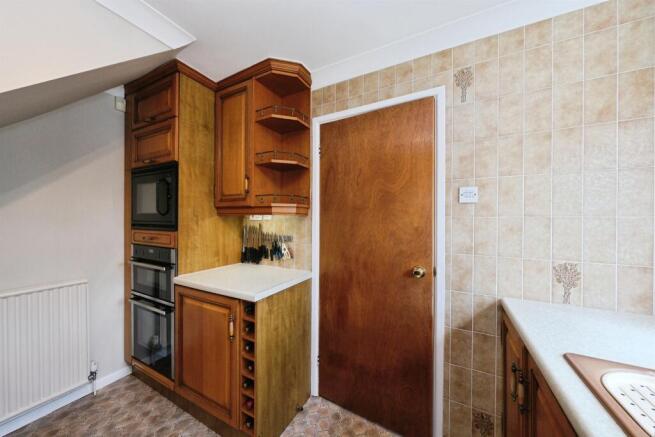 4 bed Detached for sale Image 5
