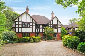 Flat 8, 32 Cavendish Court, Avenue Road, Dorridge, Solihull B93 8LD