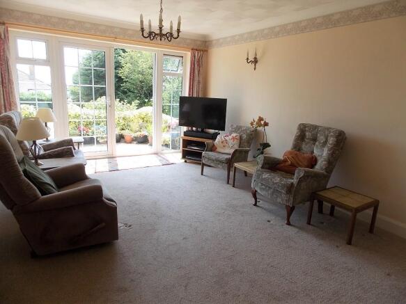 Lounge/dining room