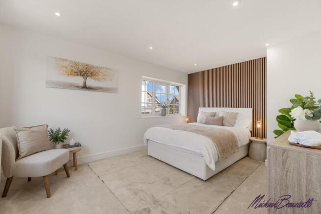 4 bed Detached for sale Image 4