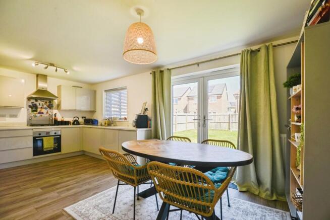 4 bed Detached for sale Image 4