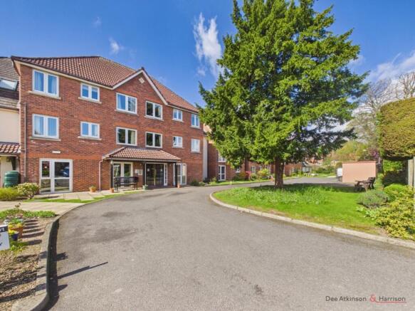 1 Bedroom First Floor Flat - For Sale