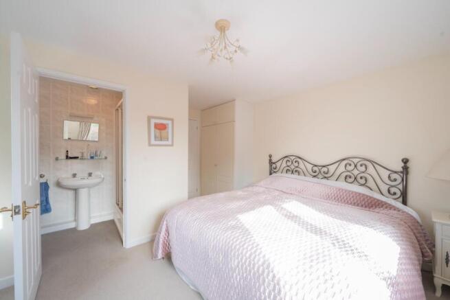 10 BEDROOM 4.jpg