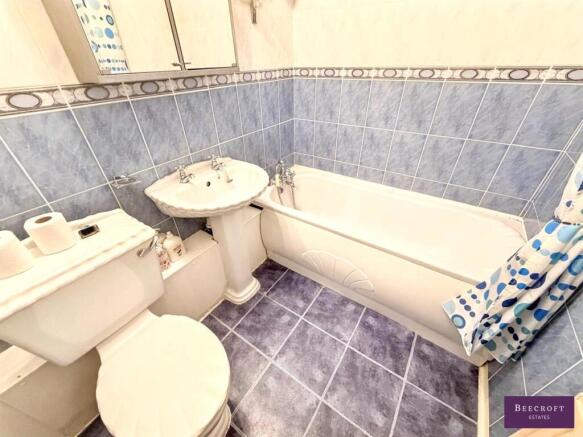 3 bed Bungalow for sale Image 11