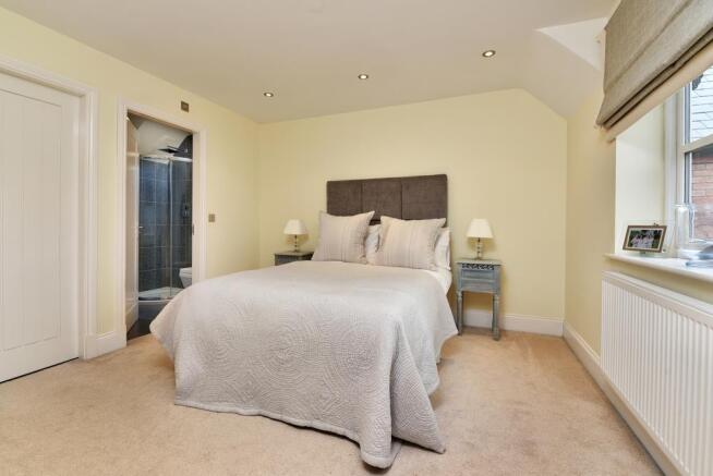 BEDROOM 2