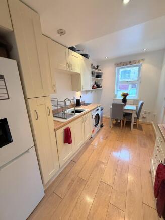4 bed Not Specified for sale Image 8