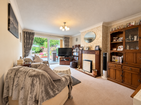 Spacious Two Bedroom Semi Detached Bungalow With No Onward Chain - Ballens Road, Lordswood photo 3
