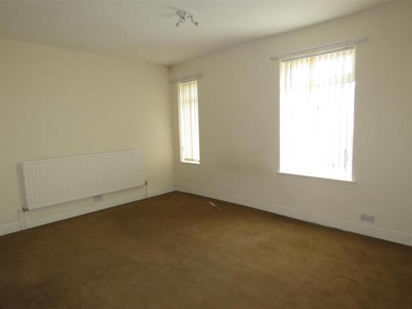 2 bed House to rent Image 9