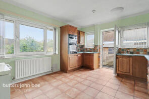8, Highlands, Highfields, Stafford ST17 9RE