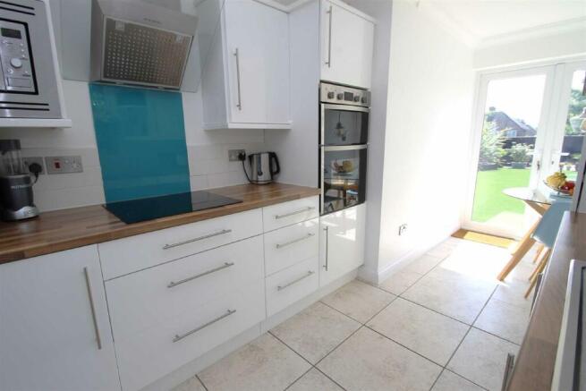 Kitchen 1.jpg