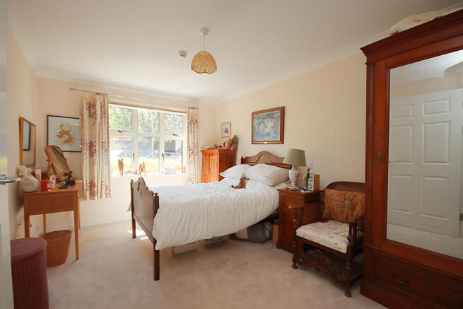 Osmund Court, Billingshurst photo 4