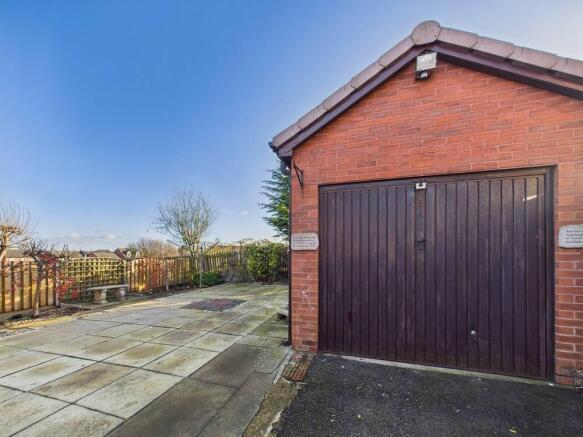 2 bed Detached Bungalow for sale Image 5
