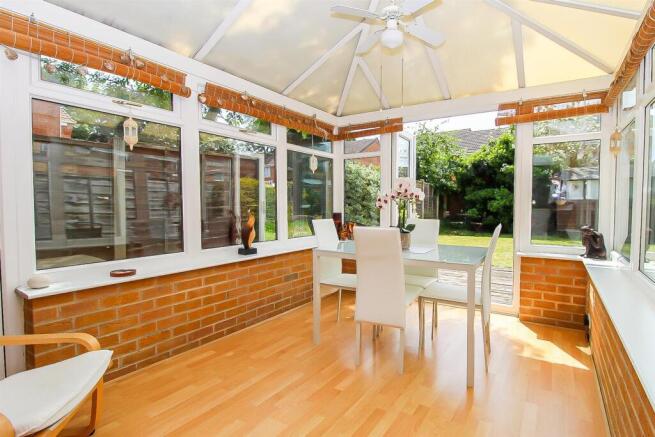 3 bed Town House for sale Image 6