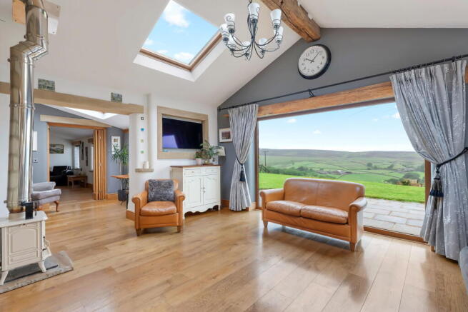 4 bed Farm House for sale Image 10