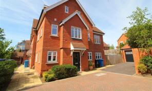 12, Bhamra Gardens, Maidenhead SL6 4FN