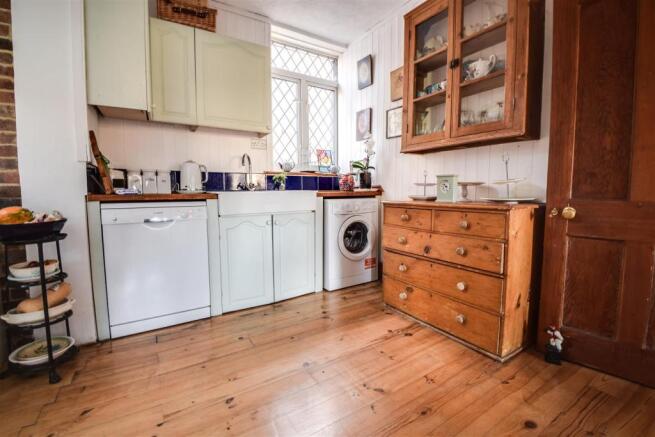 kitchen 1.jpg