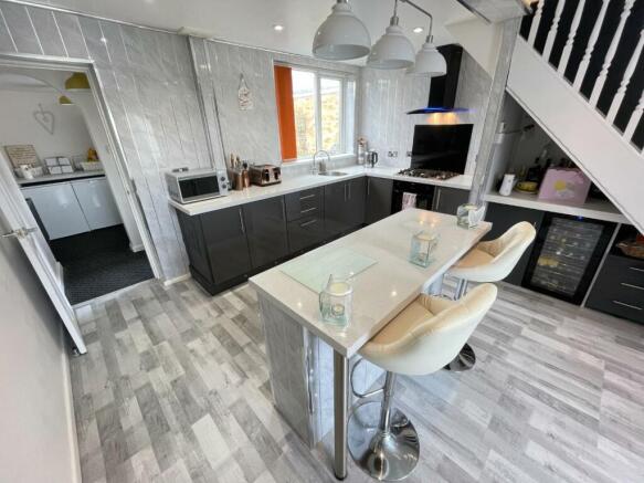 KITCHEN-DINER