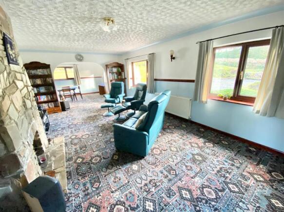 lounge2.jpg