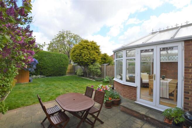 24 Bryanston Avenue garden.JPG