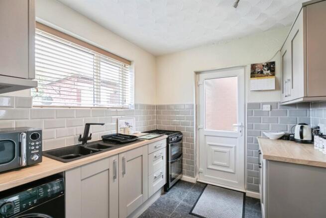 3 bed Semi-Detached for sale Image 5