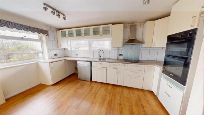 3 bed Semi-Detached Bungalow for sale Image 4