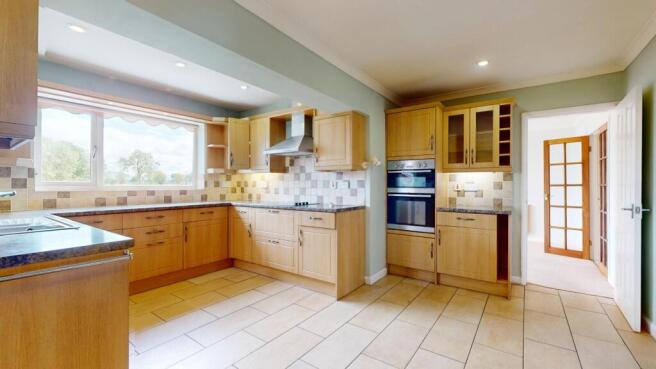 KITCHEN/DINING ROOM