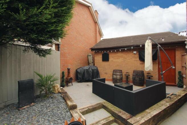 Seating area to garage