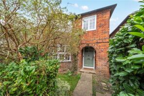 16, Cascade Avenue, Hornsey, London N10 3PU