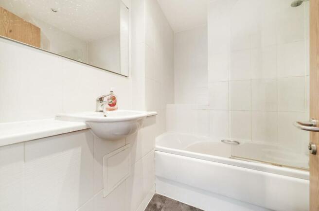 bathroom ii.JPG