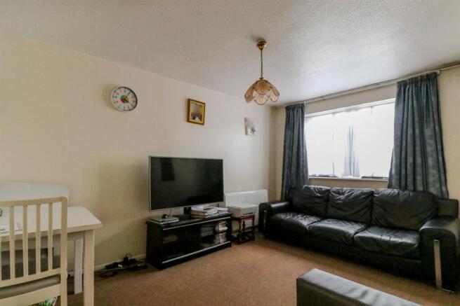 33 Chaffinch Close Edmonton, London, N9-7.jpg