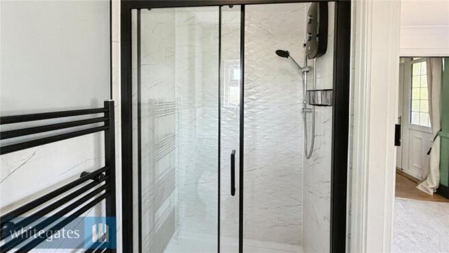4 bed Semi-Detached to rent Image 12