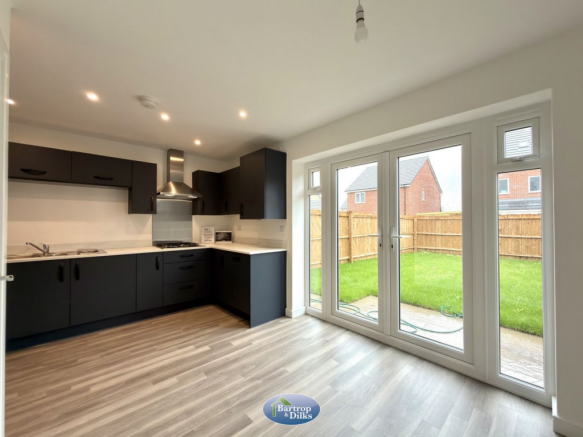 3 bed Semi-Detached for sale Image 8