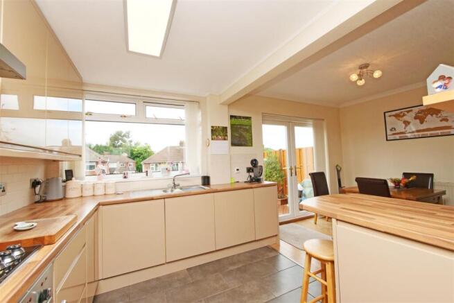 3 bed Semi-Detached for sale Image 7