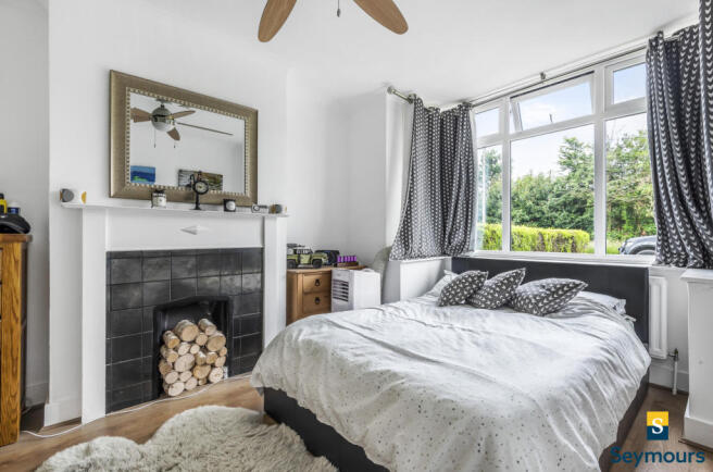 Living Room/Bedroom