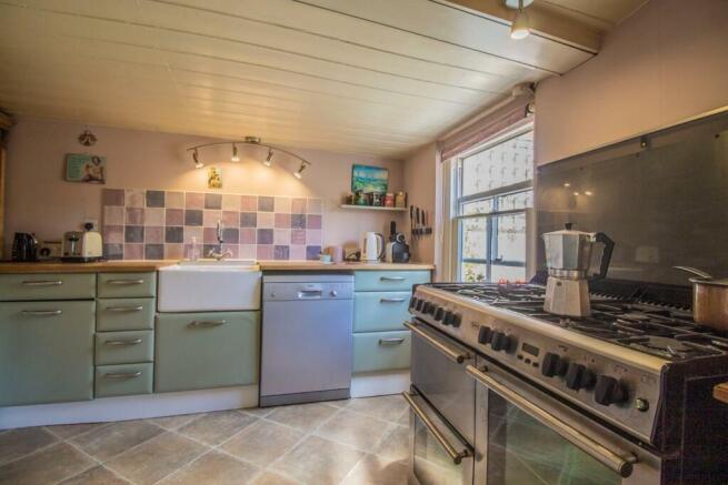 39 Cannon Street [Kitchen] 01.jpg