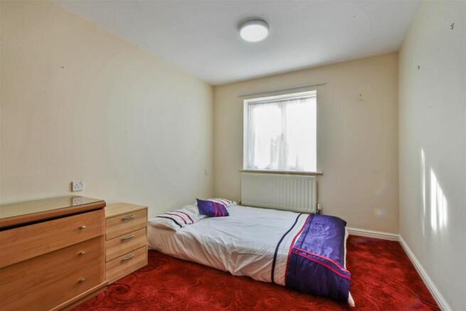 bedroom 2.JPG