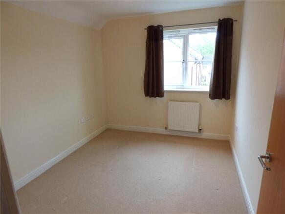 2 bed Apartment to rent Image 4