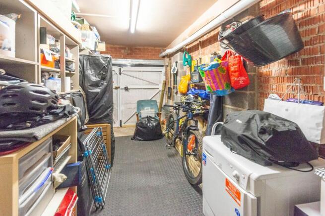 WC AND GARAGE