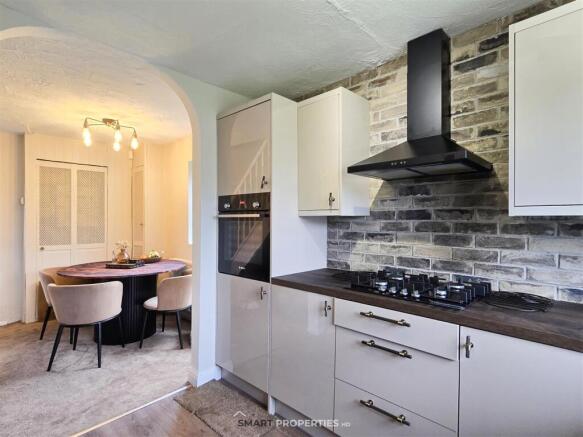 3 bed Semi-Detached for sale Image 10