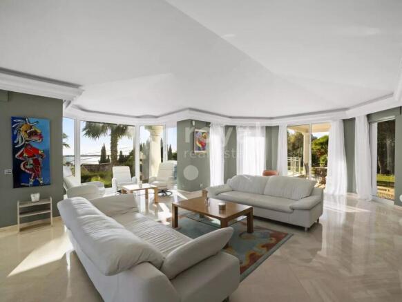 Bright living room in a prestigious sea view prope