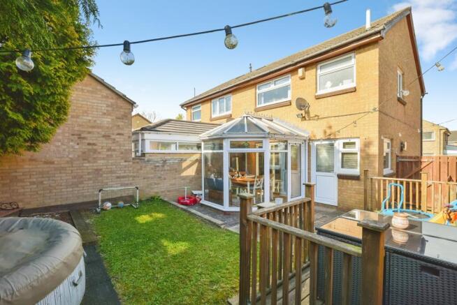 3 bed Semi-Detached for sale Image 11